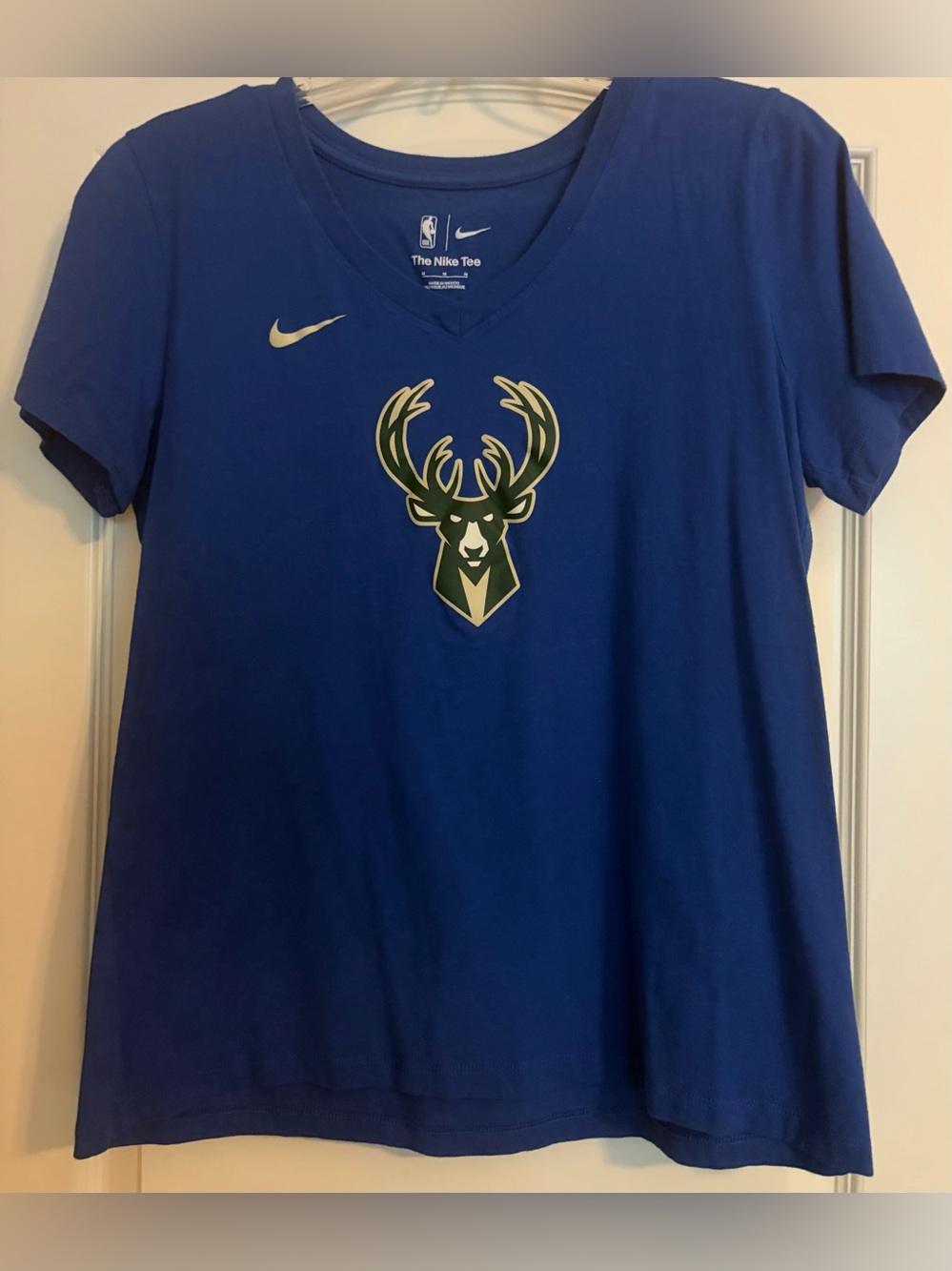 NIKE FOR NFL MILWAUKEE BUCKS VNECK WOMENS TSHIRT